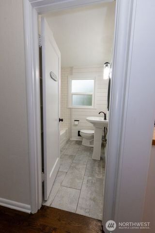 6630 S Warner Street, Tacoma, WA 98409