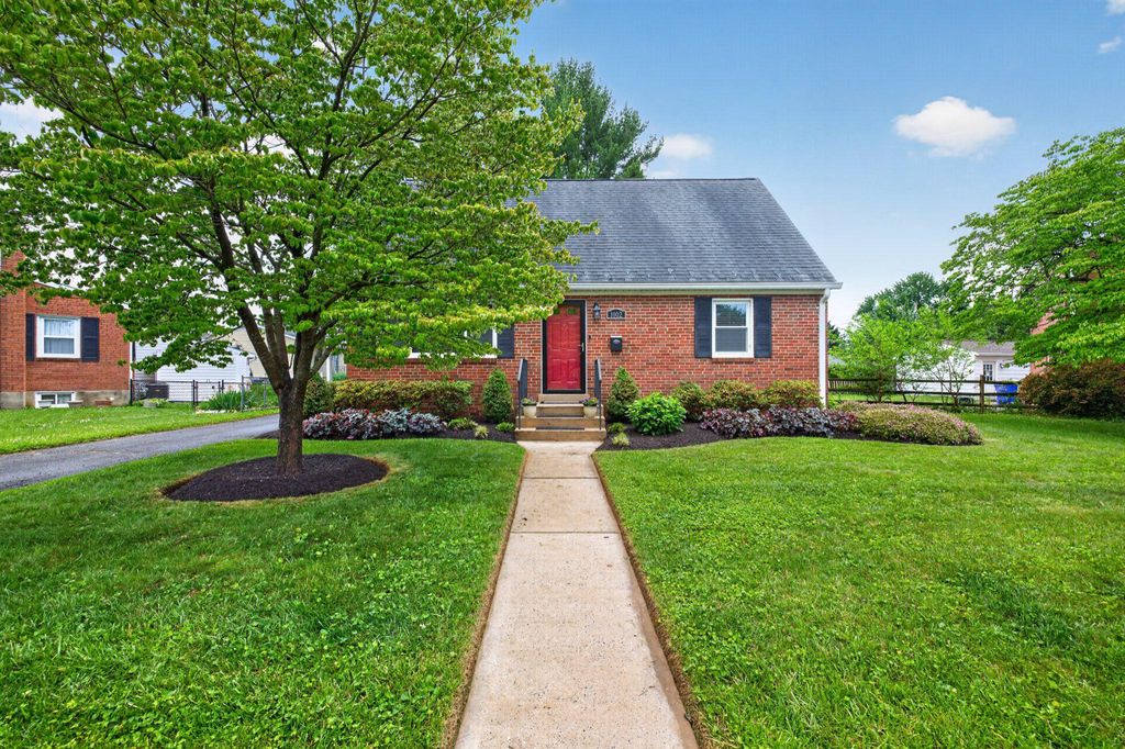 Image 1 of property listing at 1002 WILSON PL, Frederick, MD 21702