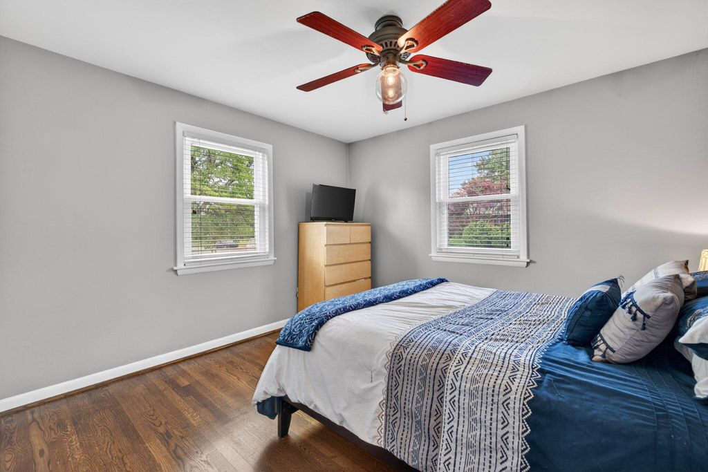 Image 13 of property listing at 1002 WILSON PL, Frederick, MD 21702