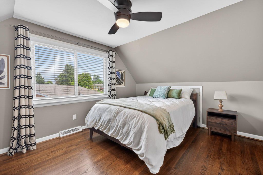 Image 16 of property listing at 1002 WILSON PL, Frederick, MD 21702