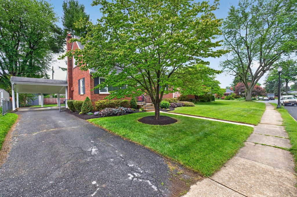 Image 29 of property listing at 1002 WILSON PL, Frederick, MD 21702