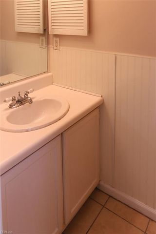 417 Falling LN, Virginia Beach, VA 23454