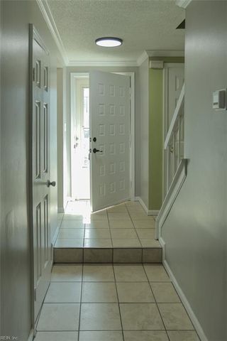 417 Falling LN, Virginia Beach, VA 23454