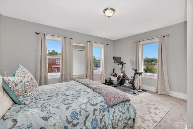 4211 Kirby Ave, Cincinnati, OH 45223