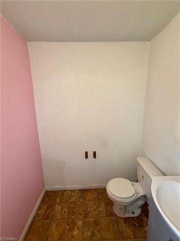 1105 Springfield Road, High Point, NC 27263