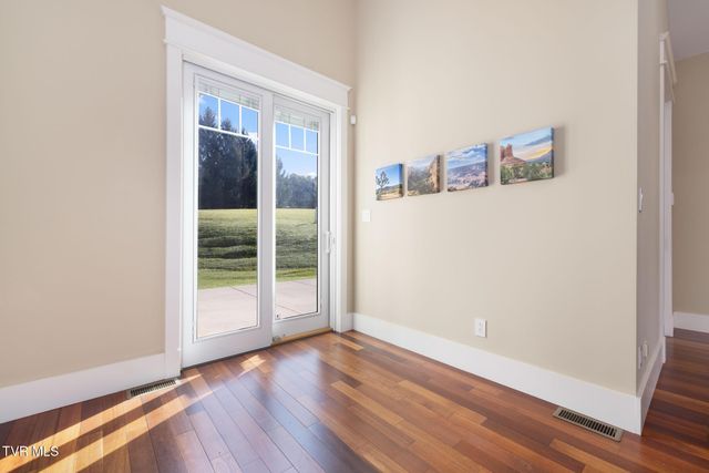 310 Princeton Gardens Drive, Johnson City, TN 37601