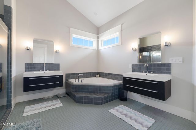 310 Princeton Gardens Drive, Johnson City, TN 37601
