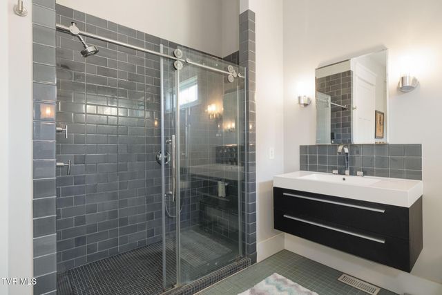310 Princeton Gardens Drive, Johnson City, TN 37601