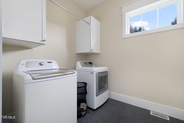 310 Princeton Gardens Drive, Johnson City, TN 37601