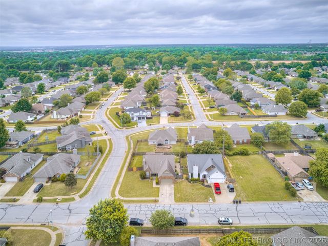 11334 S 106th East Avenue, Bixby, OK 74008