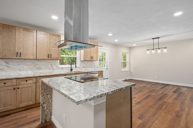 9795 Twin Creek Circle, Dallas, TX 75228