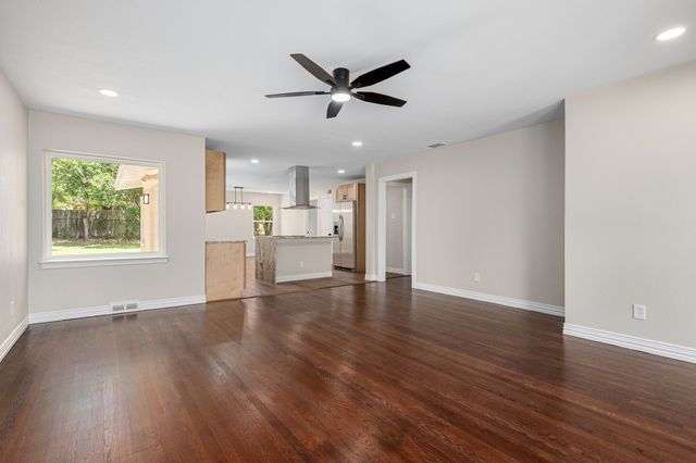 9795 Twin Creek Circle, Dallas, TX 75228