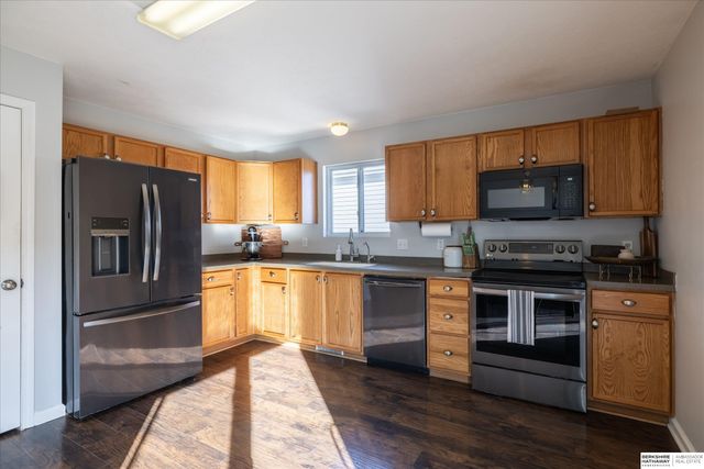 8815 Quest Street, Omaha, NE 68122