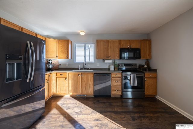 8815 Quest Street, Omaha, NE 68122