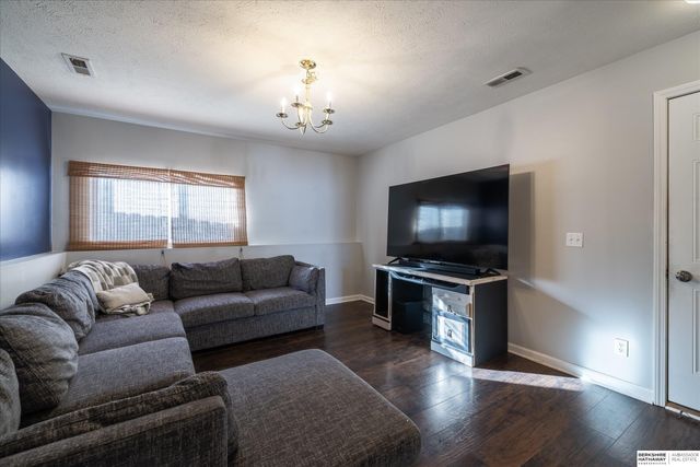 8815 Quest Street, Omaha, NE 68122