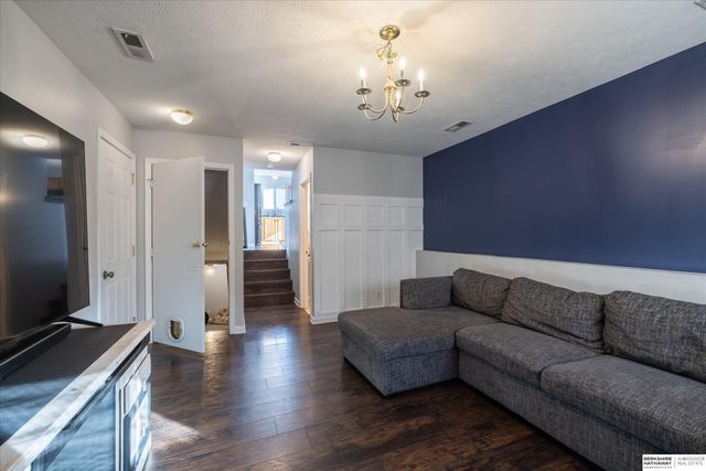 8815 Quest Street, Omaha, NE 68122