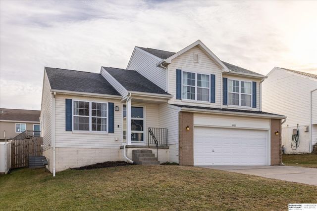 8815 Quest Street, Omaha, NE 68122