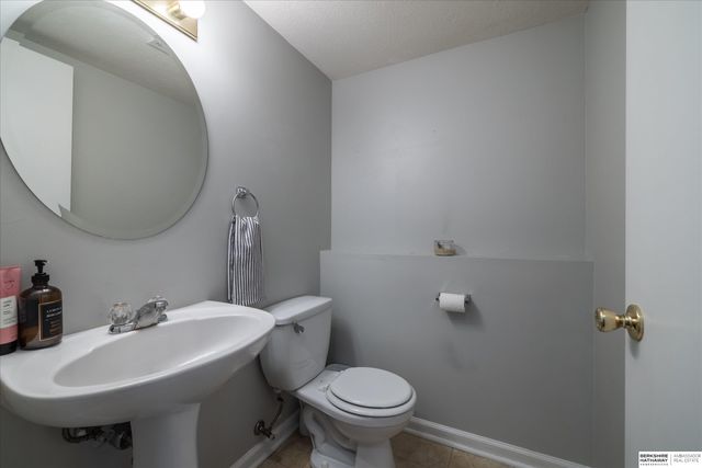 8815 Quest Street, Omaha, NE 68122