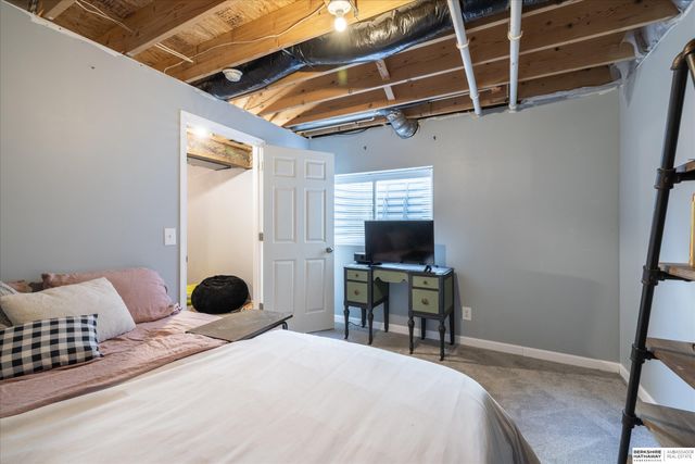 8815 Quest Street, Omaha, NE 68122