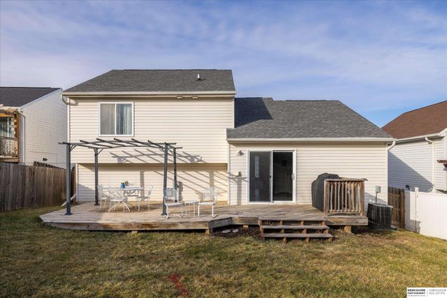 8815 Quest Street, Omaha, NE 68122