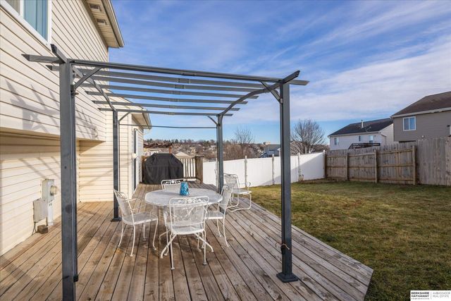 8815 Quest Street, Omaha, NE 68122