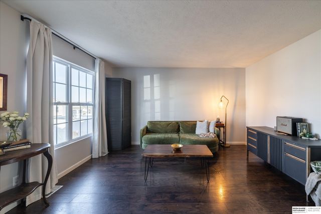 8815 Quest Street, Omaha, NE 68122