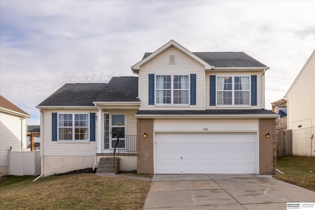 8815 Quest Street, Omaha, NE 68122