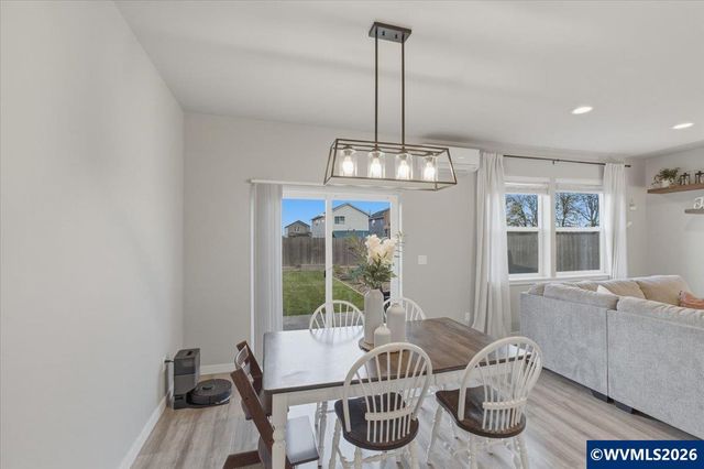 783 S 15th St, Philomath, OR 97370