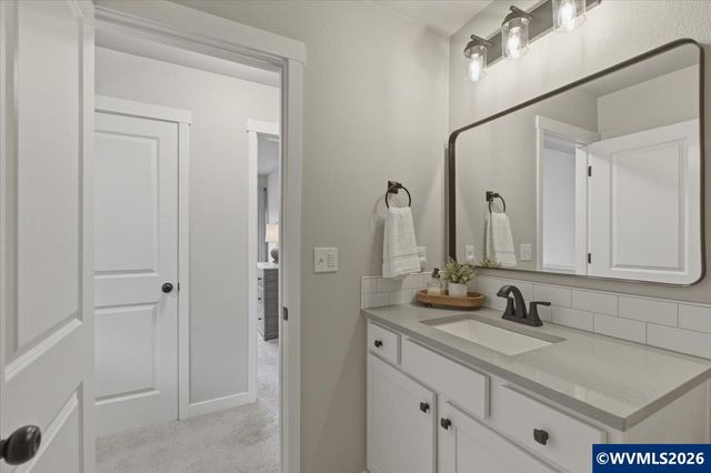 783 S 15th St, Philomath, OR 97370