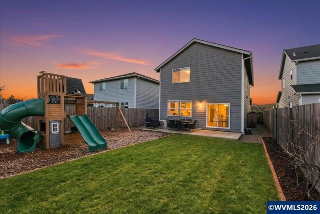 783 S 15th St, Philomath, OR 97370