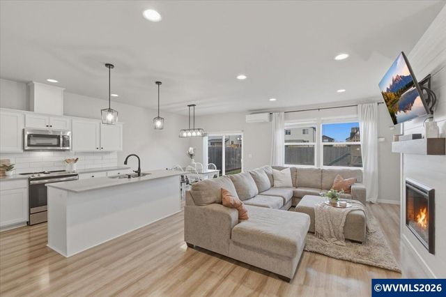 783 S 15th St, Philomath, OR 97370