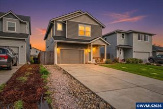 783 S 15th St, Philomath, OR 97370
