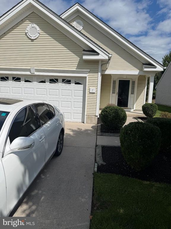 7 DUXBURY CT, Swedesboro, NJ 08085