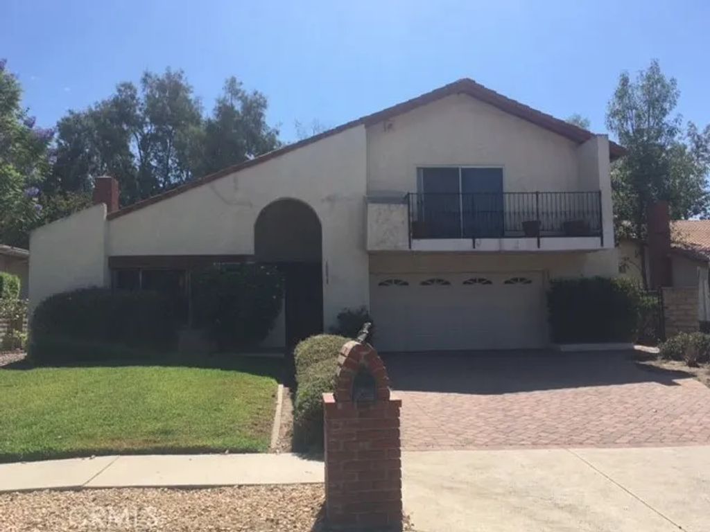 10634 Deering Avenue, Chatsworth, CA 91311