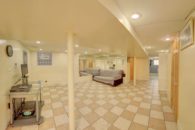 4310 S Sawyer Avenue, Chicago, IL 60632