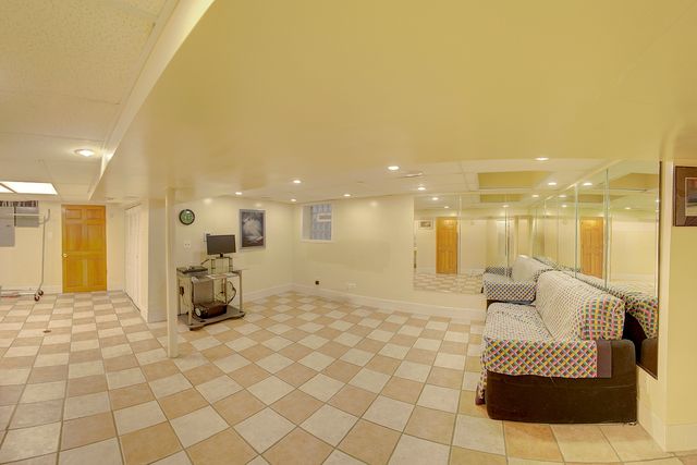 4310 S Sawyer Avenue, Chicago, IL 60632