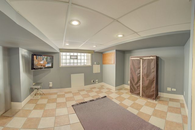 4310 S Sawyer Avenue, Chicago, IL 60632