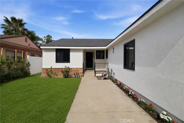 7875 Bellaire ave, North Hollywood, CA 91605