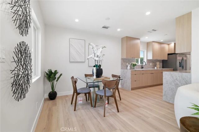 7875 Bellaire ave, North Hollywood, CA 91605