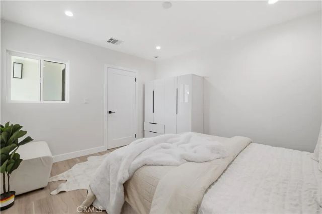 7875 Bellaire ave, North Hollywood, CA 91605