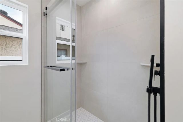 7875 Bellaire ave, North Hollywood, CA 91605