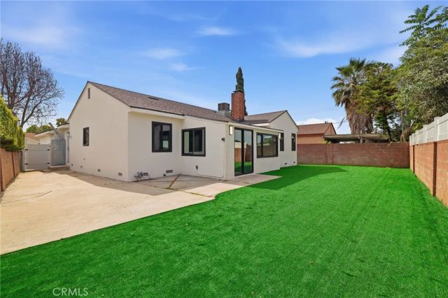 7875 Bellaire ave, North Hollywood, CA 91605