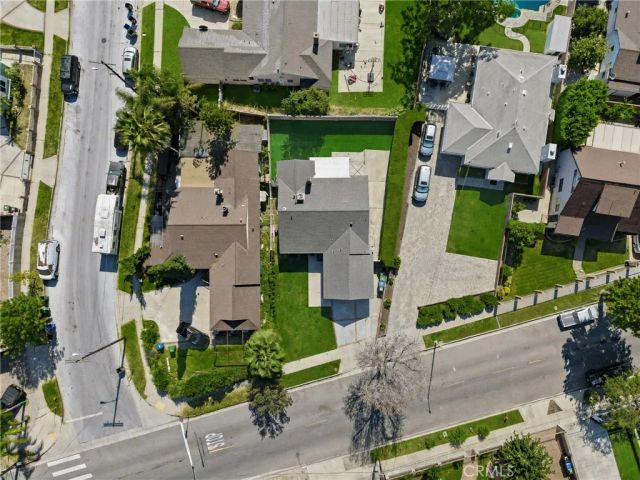 7875 Bellaire ave, North Hollywood, CA 91605