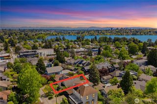 911 N 77th Street, Seattle, WA 98103