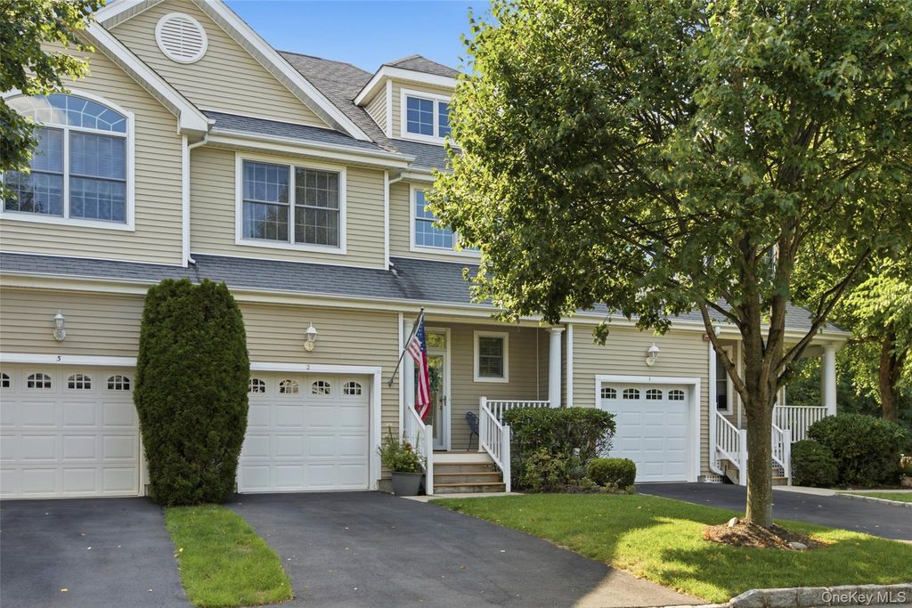 2 Emilys Way, East Setauket, NY 11733 — photo 2