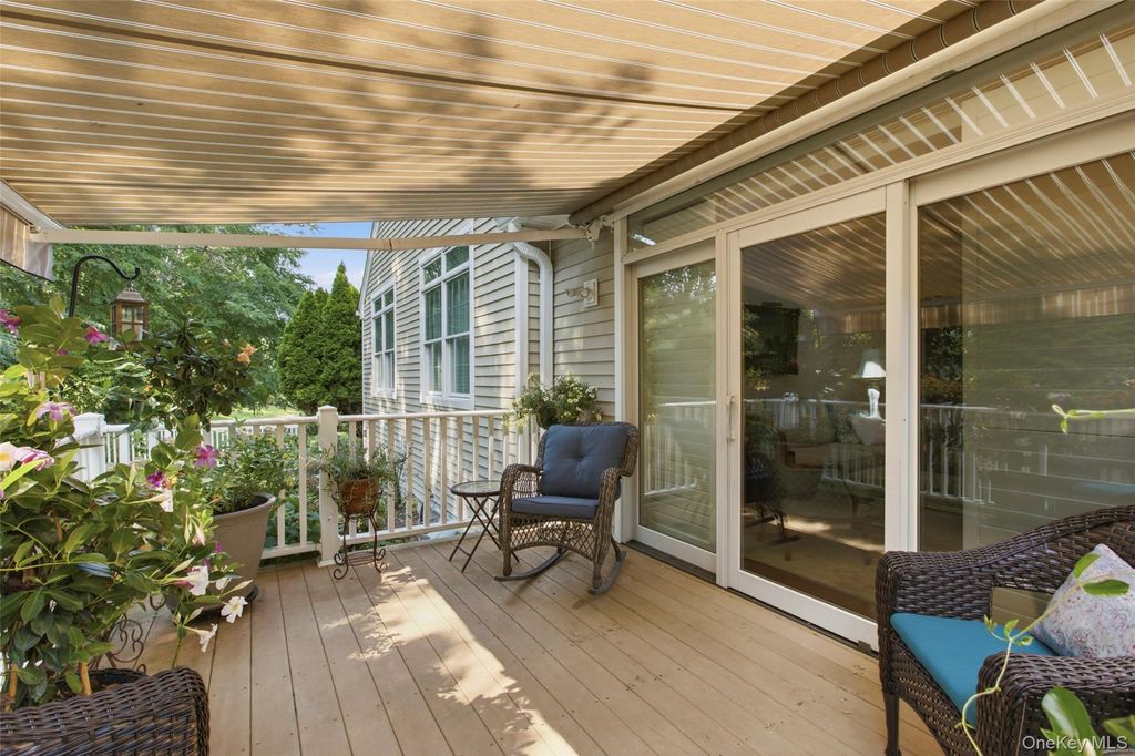 2 Emilys Way, East Setauket, NY 11733 — photo 5