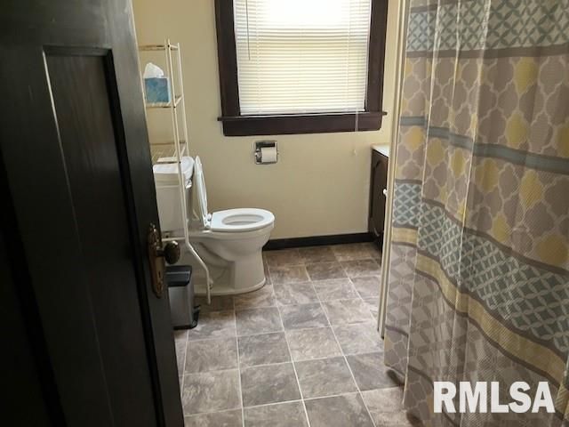 507 E MARKET Street, Taylorville, IL 62568