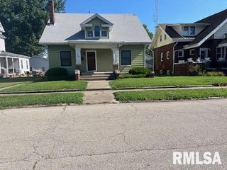 507 E MARKET Street, Taylorville, IL 62568