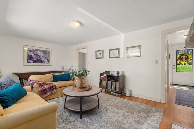 71 Delmar Ave, Framingham, MA 01701