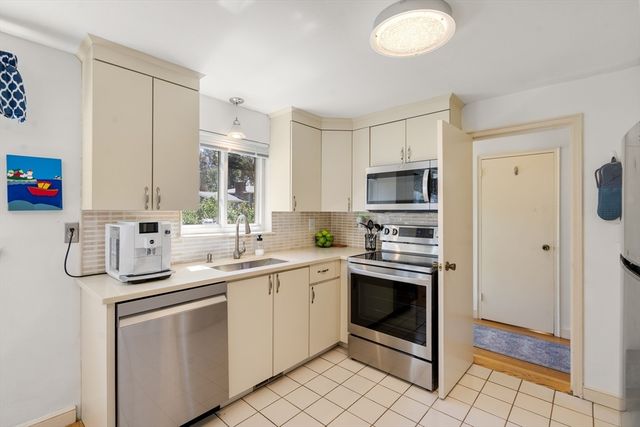 71 Delmar Ave, Framingham, MA 01701